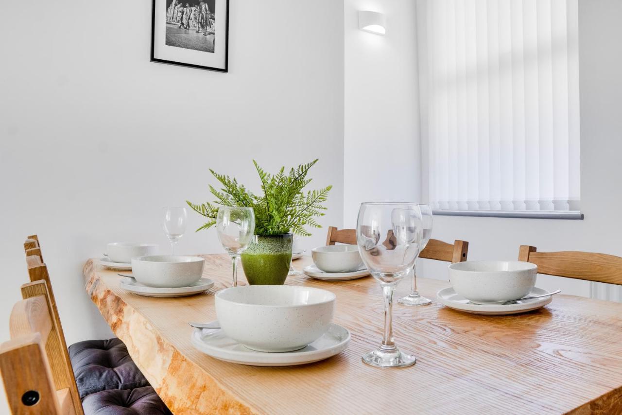 Cosy 3 Bedroom House Near Anfield Stadium Apartment